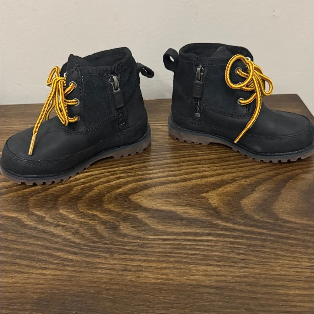 UGG Boys Black Boots Size 6